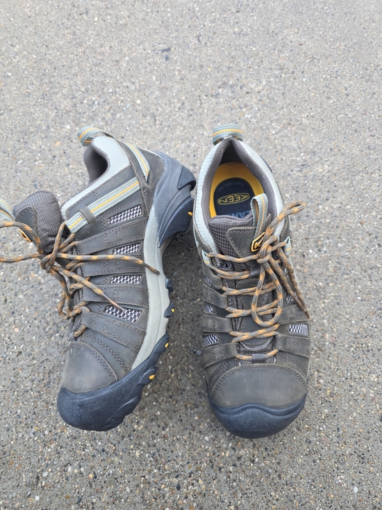 KEEN Men\'s Gray and Brown Trail Hiking Shoes 10.5 main image 6